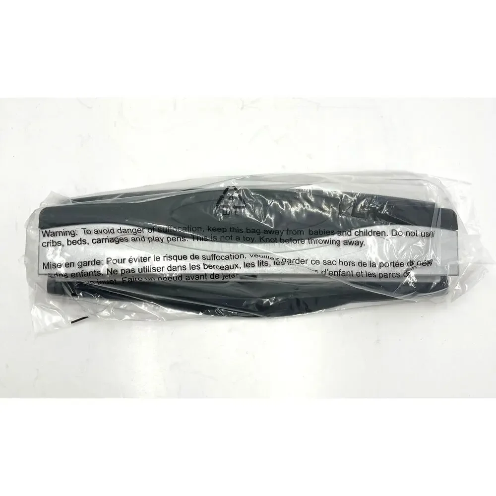 Staples 3-Hole Punch Rubberized Comfort Grip 15 Sheet Capacity NEW